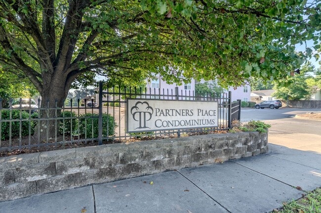 Photo - 3be/3ba Apartment Near Duke's Medical/Research Campus. Unit C31