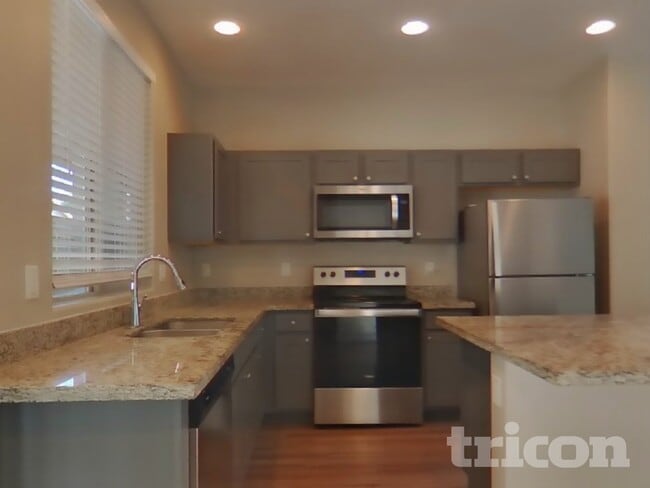 Photo - 2638 E Danbury Rd