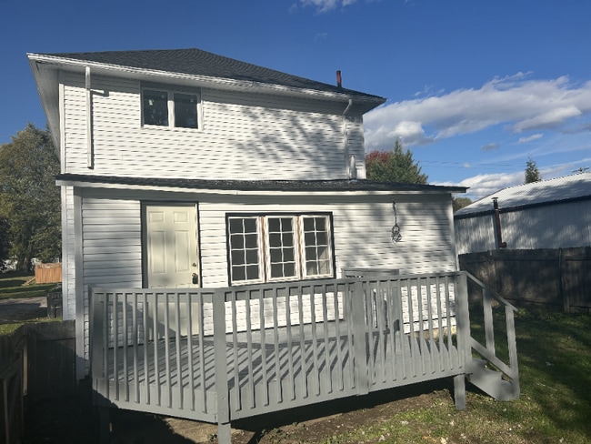 Photo - 833 Garfield Ave