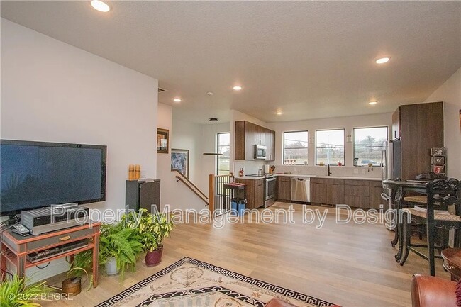 Photo - 1371 Keosauqua Way