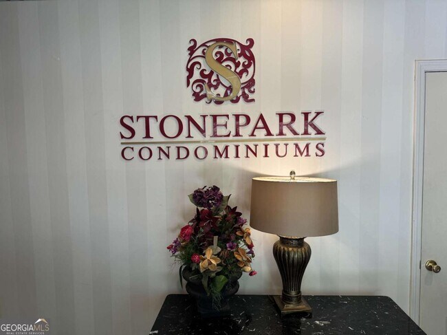 Photo - 5005 Wingate Way