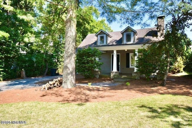 Photo - 835 N Ashe St House