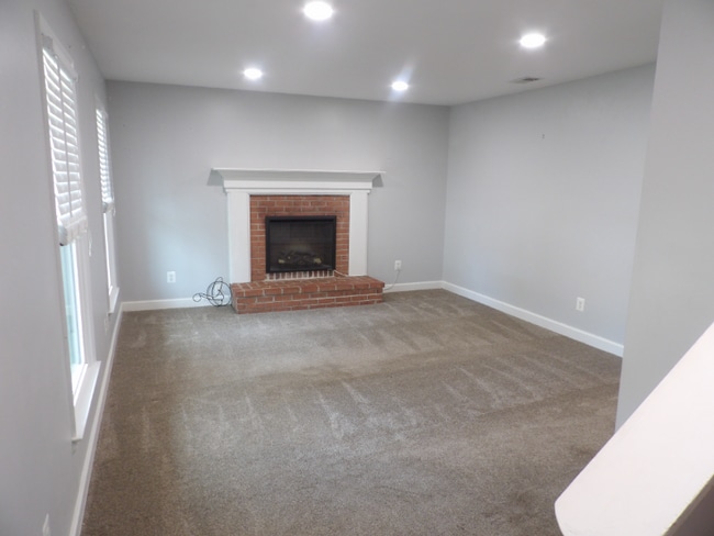 Photo - 413 Forest Ct