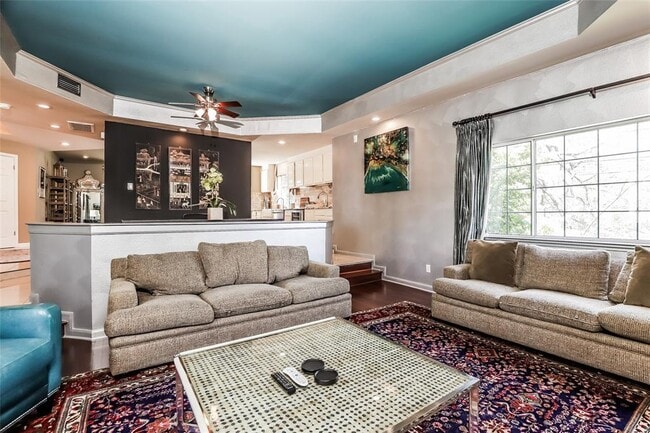 Photo - 1702 Newning Ave