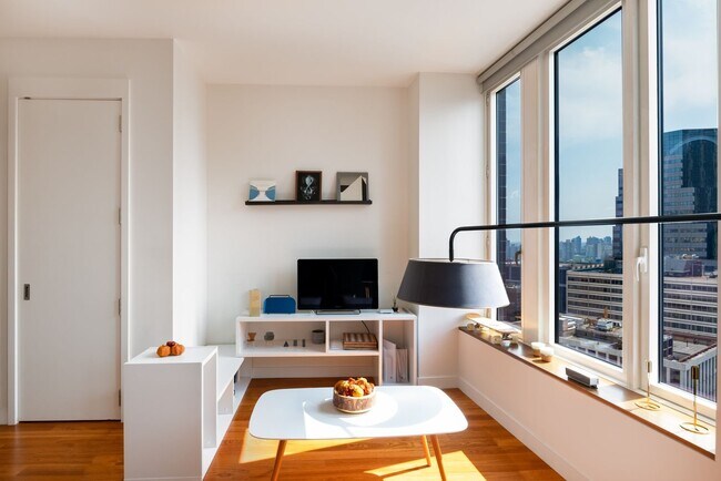 Photo - 15 William St Unit 38D