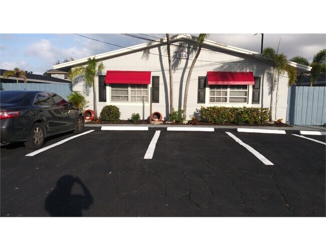 Photo - 510 SW 20th Ave Unit 2