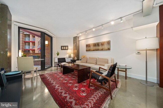 Photo - 616 E Street NW Unit 256 Unidad 256