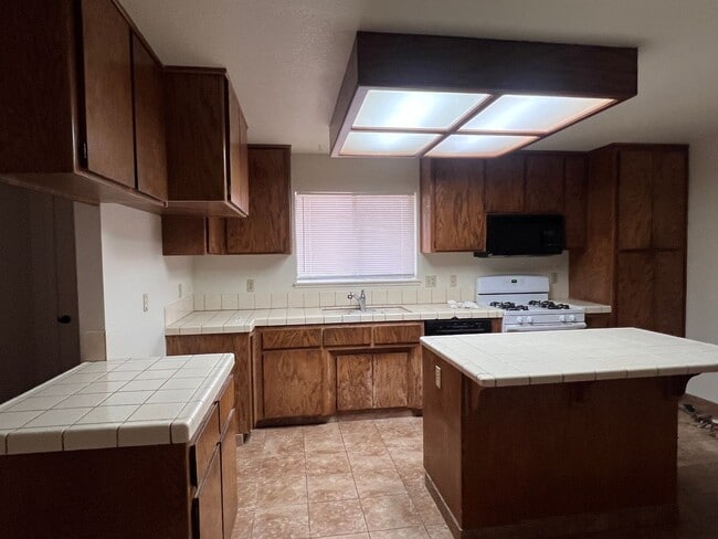Photo - 1371 Kimmerling Rd