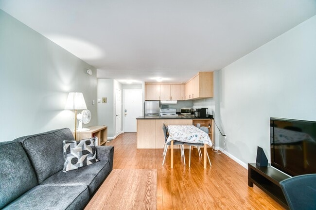 Photo - 5222-5222 Green St Unit 43