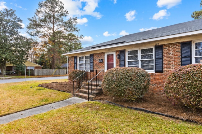 Photo - 105 N Meade St