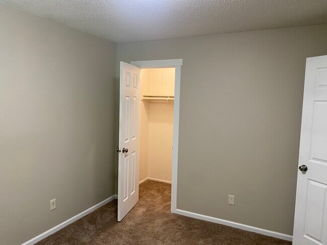 Photo - 10610 Johnson Cir