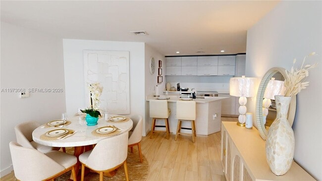 Photo - 1300 S Miami Ave Unidad 3309