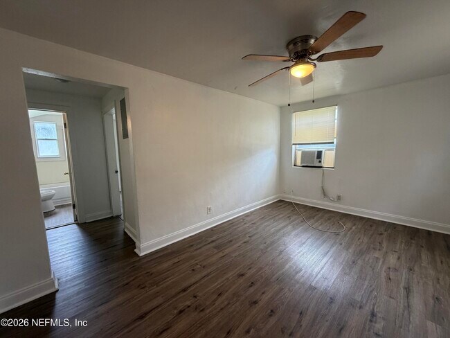 Photo - 232 Chelsea St Unit B2