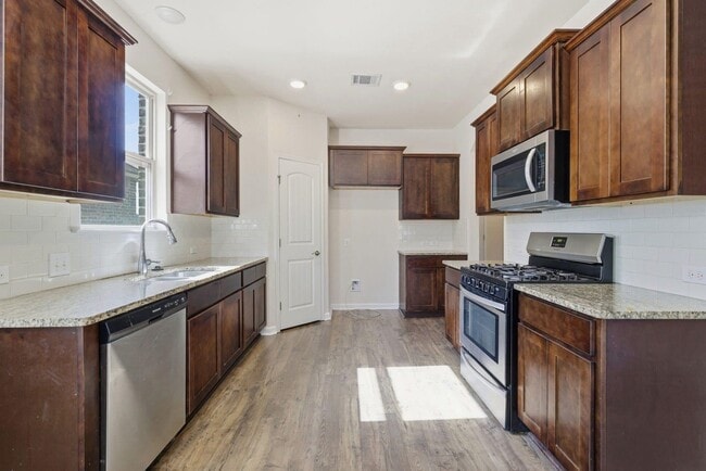 Photo - 284 Pipers Ln