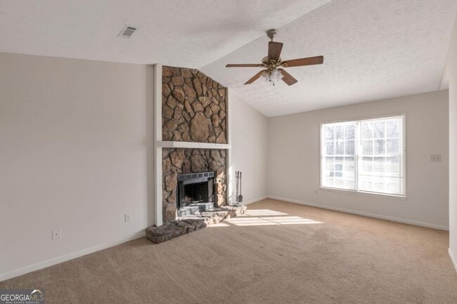 Photo - 280 Matthew Ln