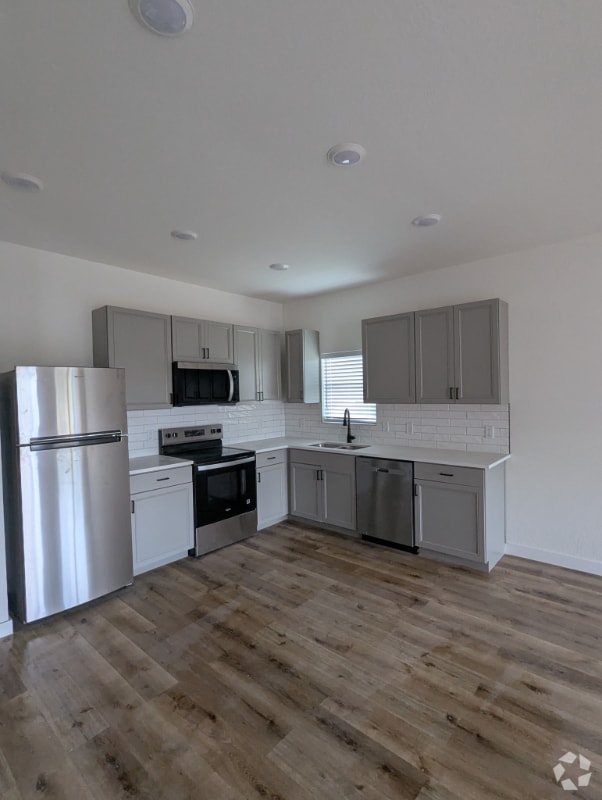 Building Photo - 2105 Vista Encino Rental