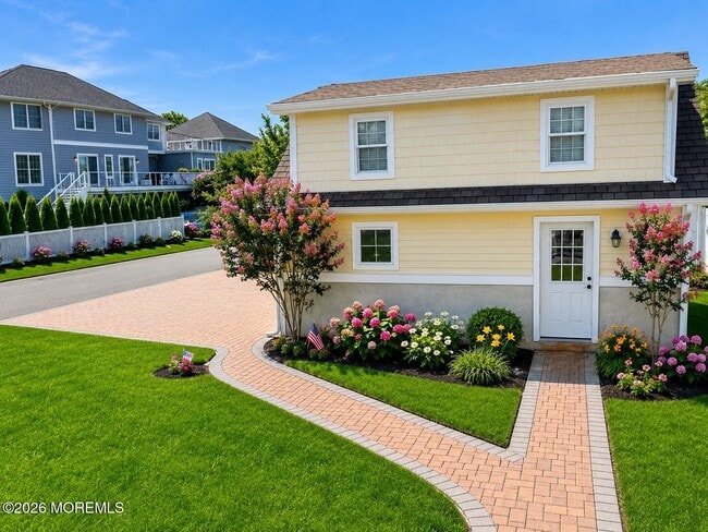42 Valentine St