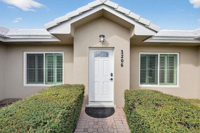 Photo - 1206 Dolphin Rd