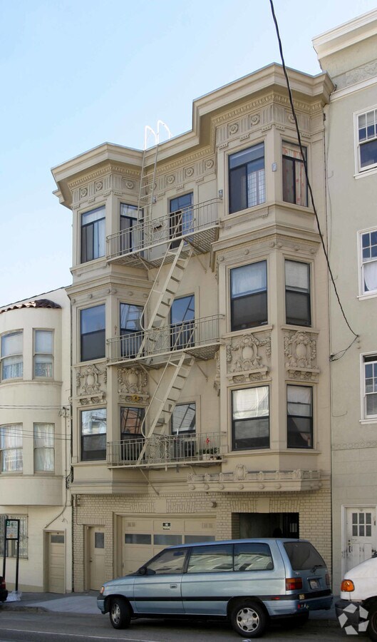 Photo - 1067 Washington St