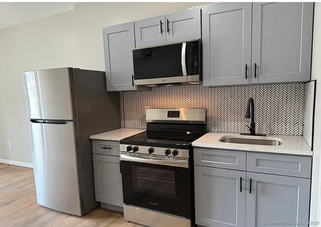 Building Photo - 61 Field St Unit 210 Rental