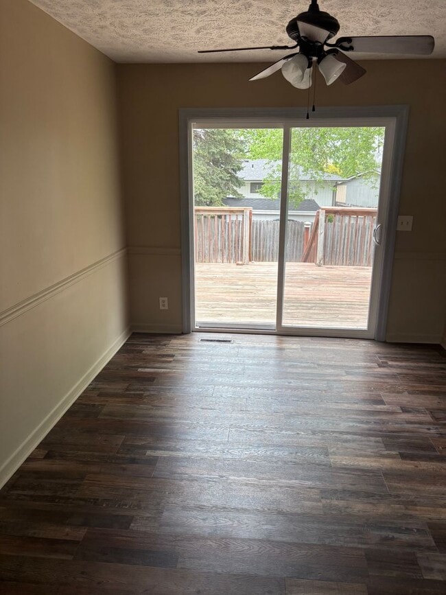 Photo - 3 bed/2 bath $2095