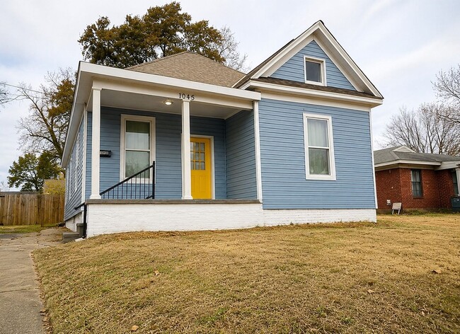 Photo - Spacious 4-Bedroom Home with Flex Room & Fenced Backyard!