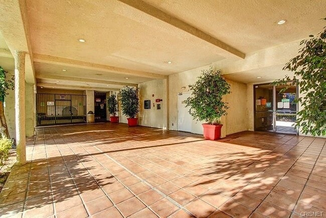 Photo - 5460 White Oak Ave Unit D313