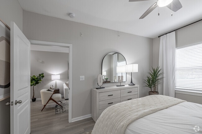 1BR, 1BA - 765 SF
