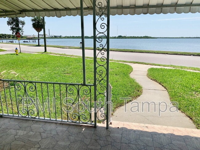 Building Photo - 701 S 26th St Unit B