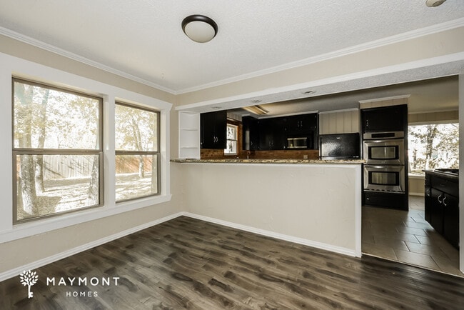 Photo - 1801 Whispering Oaks St