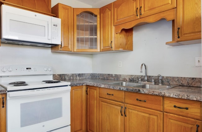 Photo - 2901 Leslee Lake Dr N