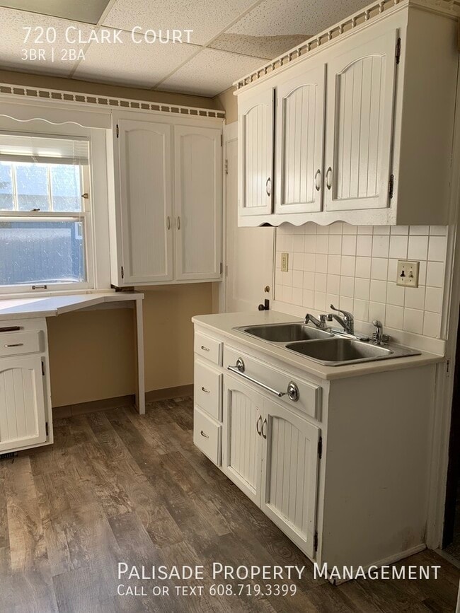 Photo - 720 Clark Ct