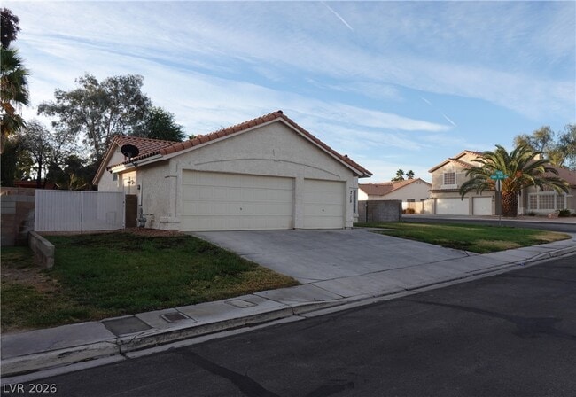 Photo - 715 Seclusion Glen Ave