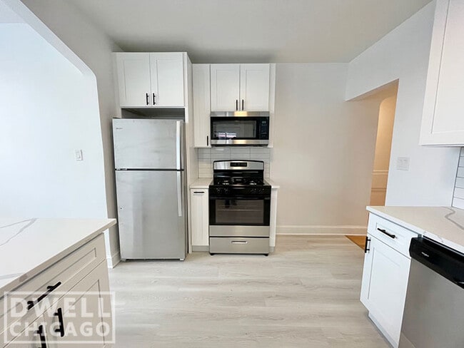Photo - 5805 N Richmond St Apartments Unit 5801-2
