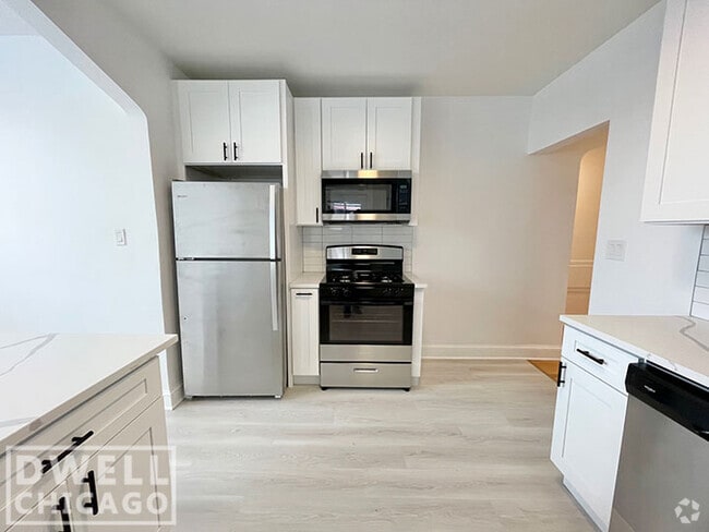 Building Photo - 5805 N Richmond St Unit 5801-2 Rental