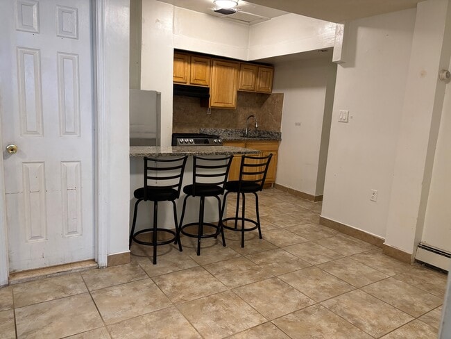 Photo - 601 11th St Apartamentos