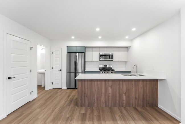 Photo - 3.0 bedroom in Edmonton Alberta T5G 2T1 Unit 2