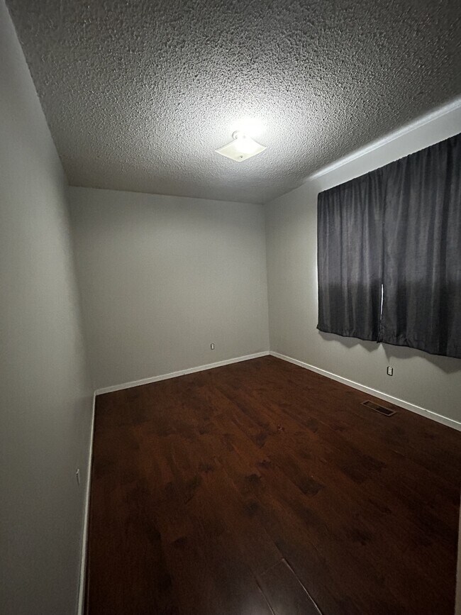 Photo - 1386 Lewis Dr