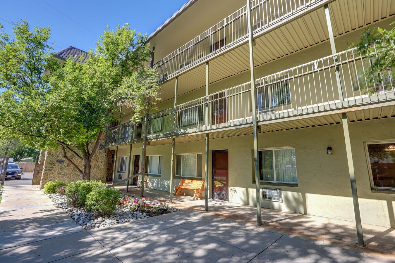 Three Spruce Apartments - Three Spruce Apartments Unit 302