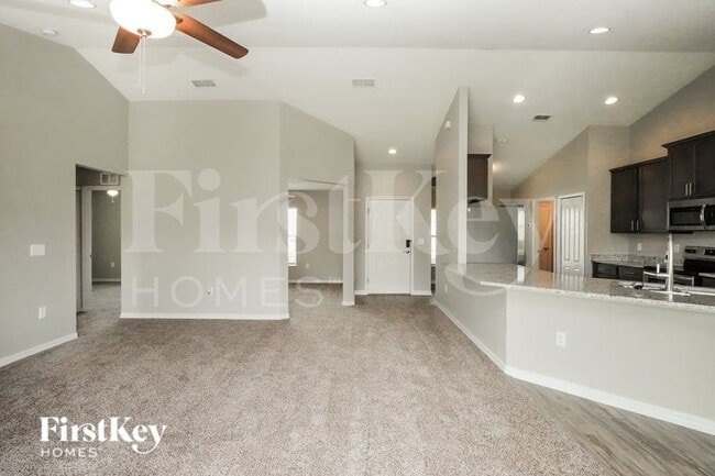 Photo - 444 Lanham Dr