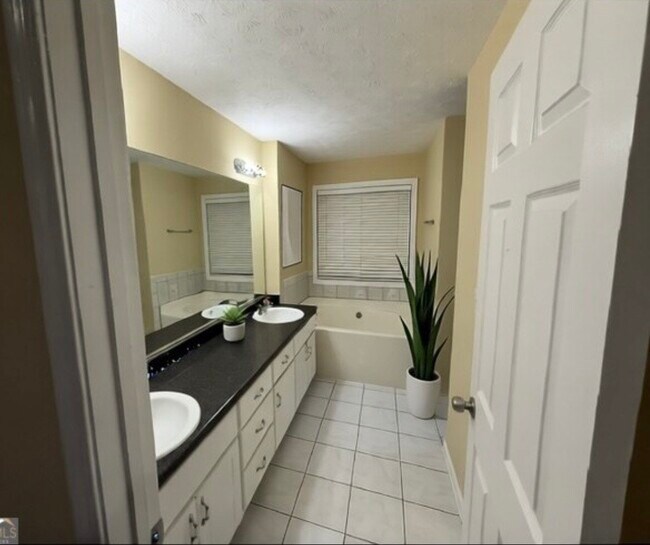 Photo - 70 Fields Creek Way