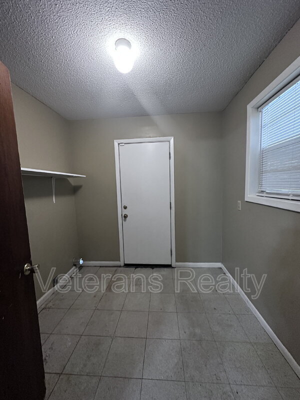 Photo - 101 S Kern Dr