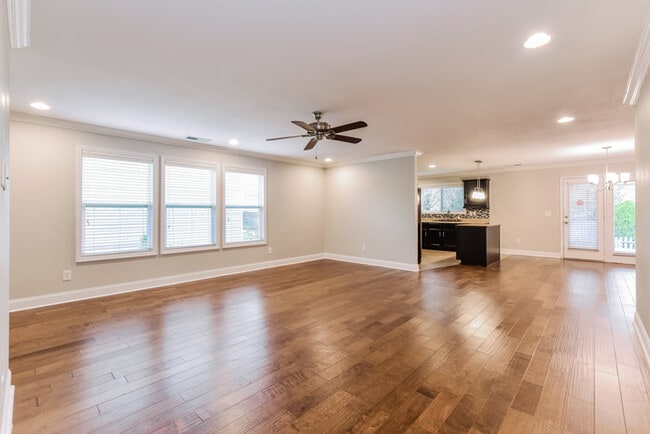 Photo - 109 Rein Dance Ln