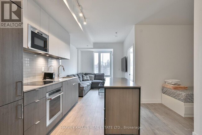 Photo - 215 Lakeshore Rd W Unit 206