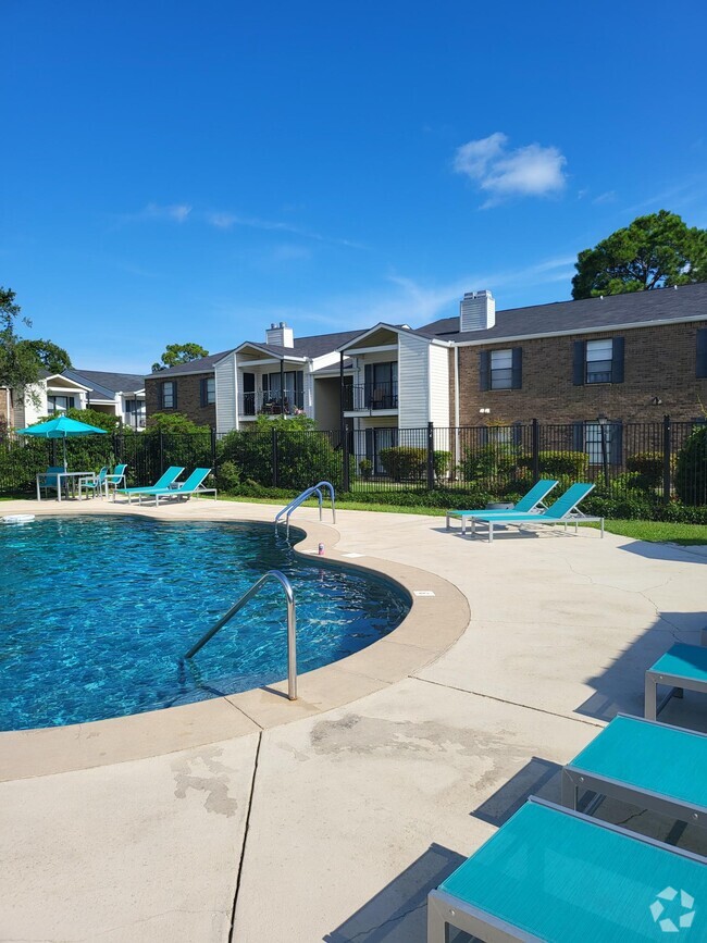 Building Photo - Edgewater Pointe Rental