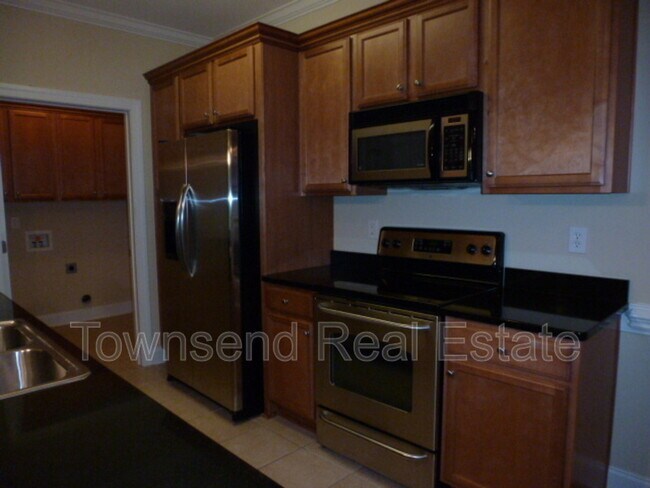 Photo - 210 Fountainhead Ln