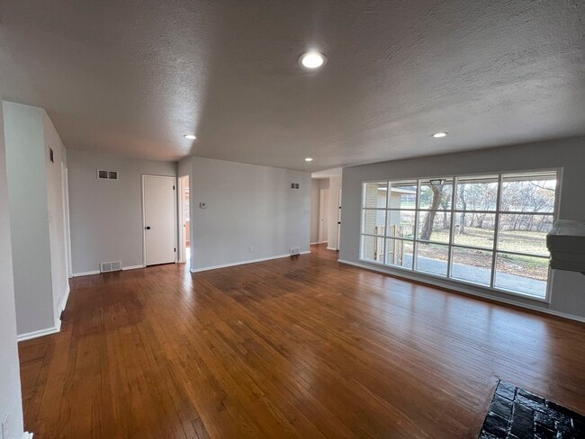 Photo - 4633 N Indiana Ave