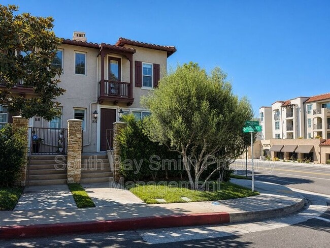 84 Palos Verdes Blvd