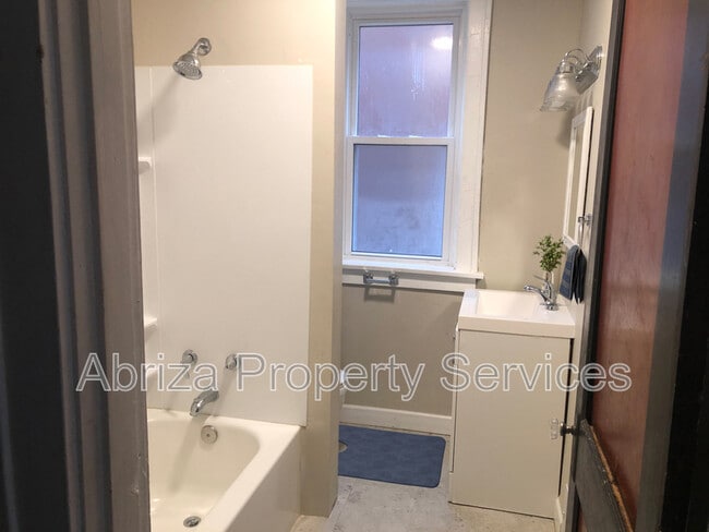 Photo - 4722 S Grand Blvd Unit 1S