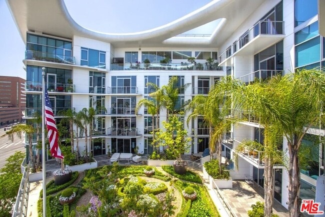 Photo - 8500 Burton Way Unit 718